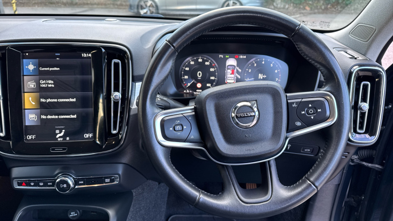 Volvo Xc40 1.5 T3 [163] Momentum 5dr Petrol Estate